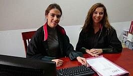 İkiz avukatlar Cem Yılmaz'ın filminde rol alıyor