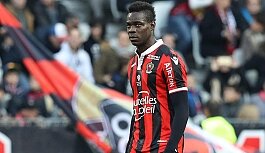 Balotelli imzaladı!