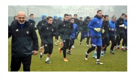 Karabükspor, Fenerbahçe maçına hazırlanıyor.